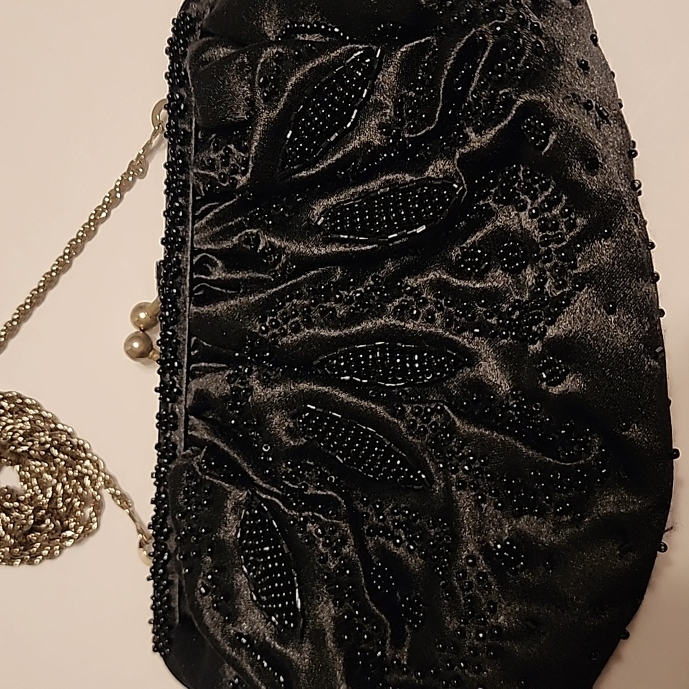 LA REGALE BLACK Tiny BEADED DRESSY CLUTCH CROSSBODY W/ 43" SILVER CHAIN